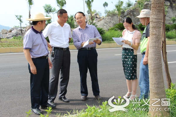 兴义市政协副主席余诗豪到乡镇督查景区造林绿化工