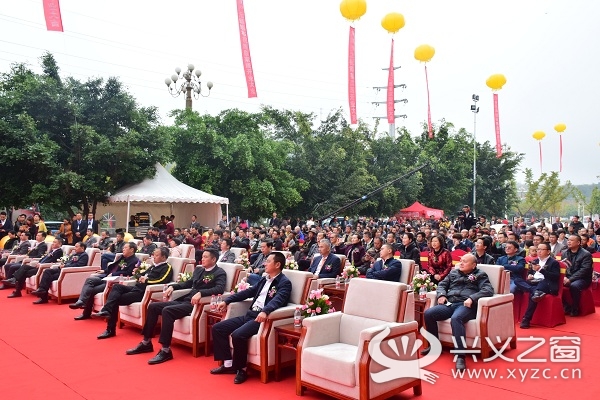 兴义浙兴商贸城博皇家居今日隆重开业著名春晚演员郭冬临亲临现场