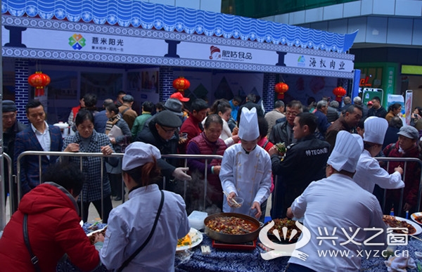 晴隆"美食文化节"贵阳开"吃,场面火爆吃嗨了!