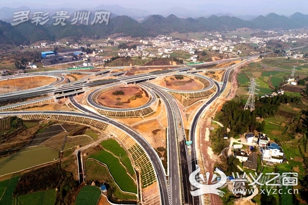 至吉首铁路,南昆铁路复线,纳雍至六盘市铁路,以及瓮马铁路都匀延伸线