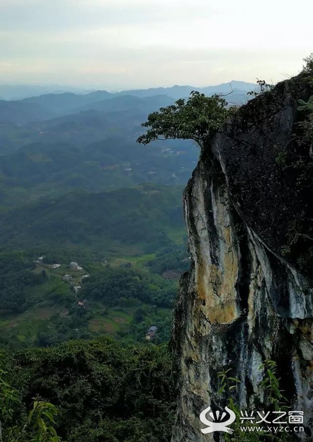 兴义之窗 本地资讯 今日兴闻                     在玉皇顶,当你深情