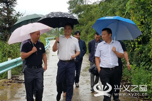 荀刚赴雄武乡高峰村对良种肉牛繁殖中心建设项