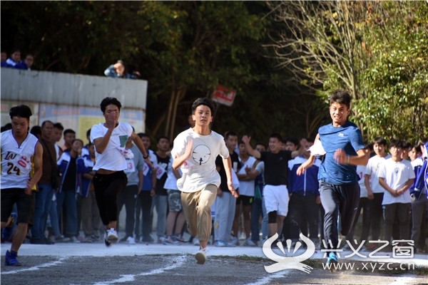 挥洒青春热汗—2019年黔西南州同源中学运动会开幕啦