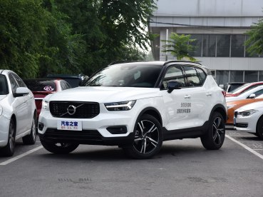 沃尔沃(进口) 沃尔沃xc40 2018款 t5 四驱运动日暮水晶白