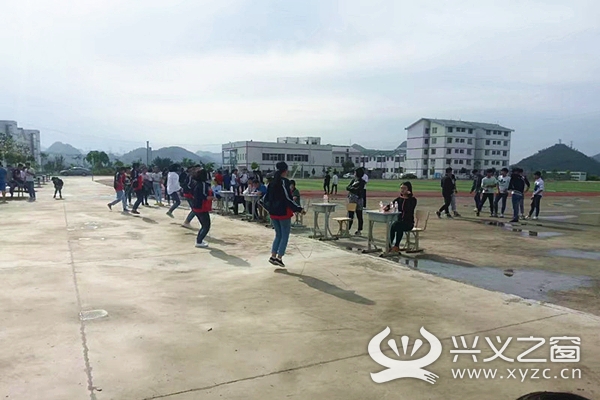 興義市清水河鎮中學進行2017年九年級中考體育測試