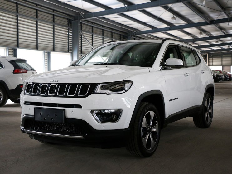 廣汽菲克jeep 指南者 2017款 200t 自動臻享四驅版