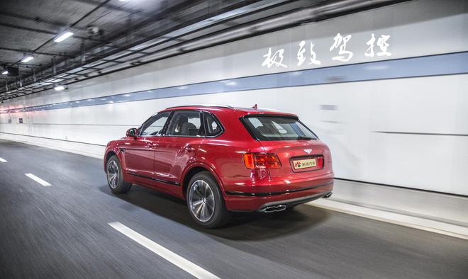Ӱ־ݻһľ ԽBentayga V8